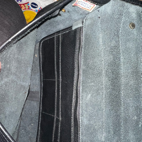 Dooney & Bourke vintage crossbody black all weather leather - Picture 3 of 4